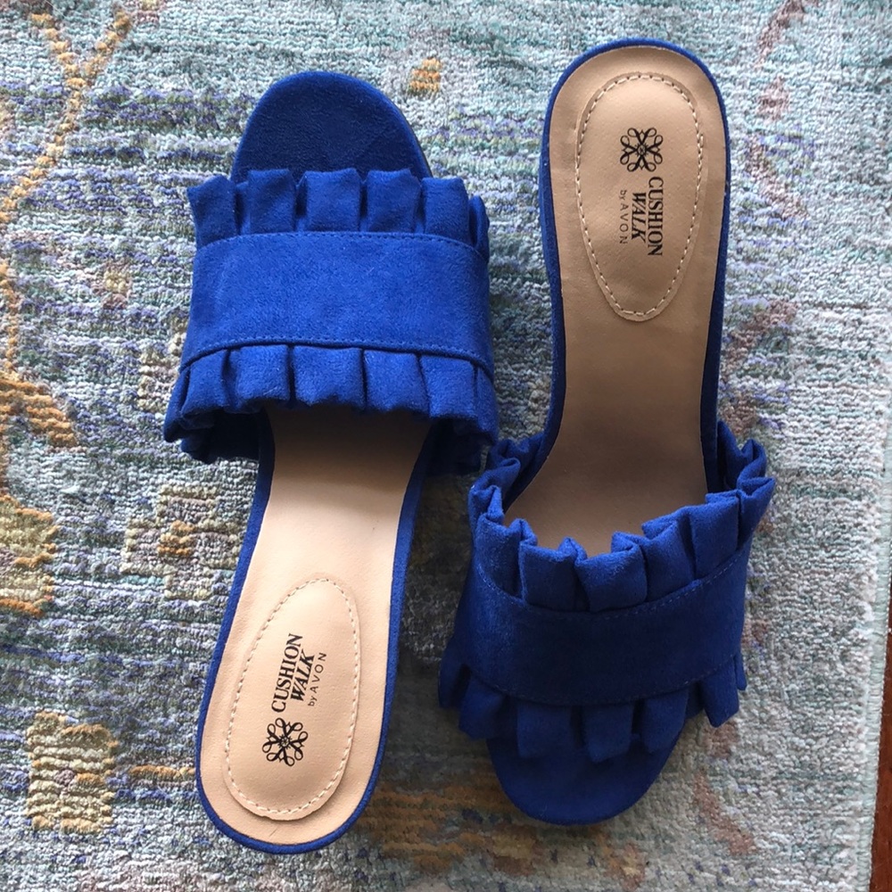 Cushion Walk Ruffled FauxSuede Slides! - Picture 5 of 5